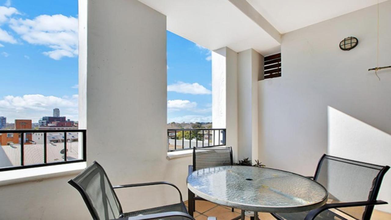 Apartment At Cooper St Sydney Exterior foto